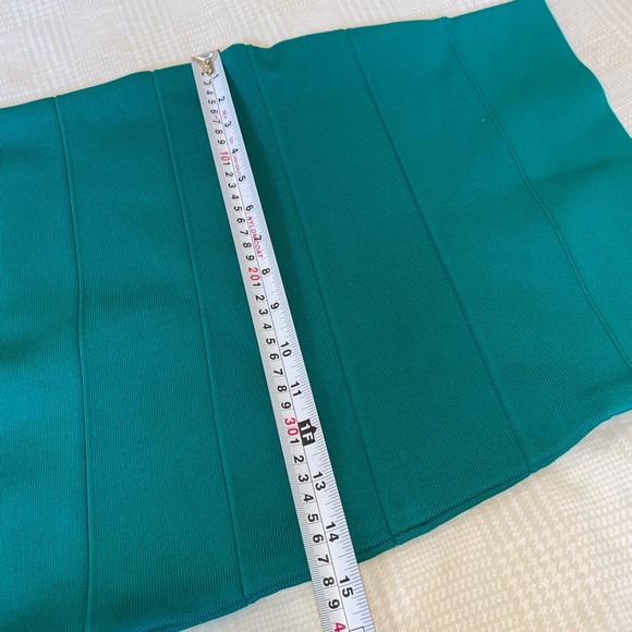 BCBG body on skirt size S - Picture 6 of 8